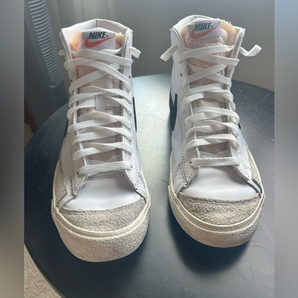 Nike Womens Blazer Size 8.5W Mid 77 CZ1055-100 White Basketball Shoes Sneakers - Picture 2 of 10